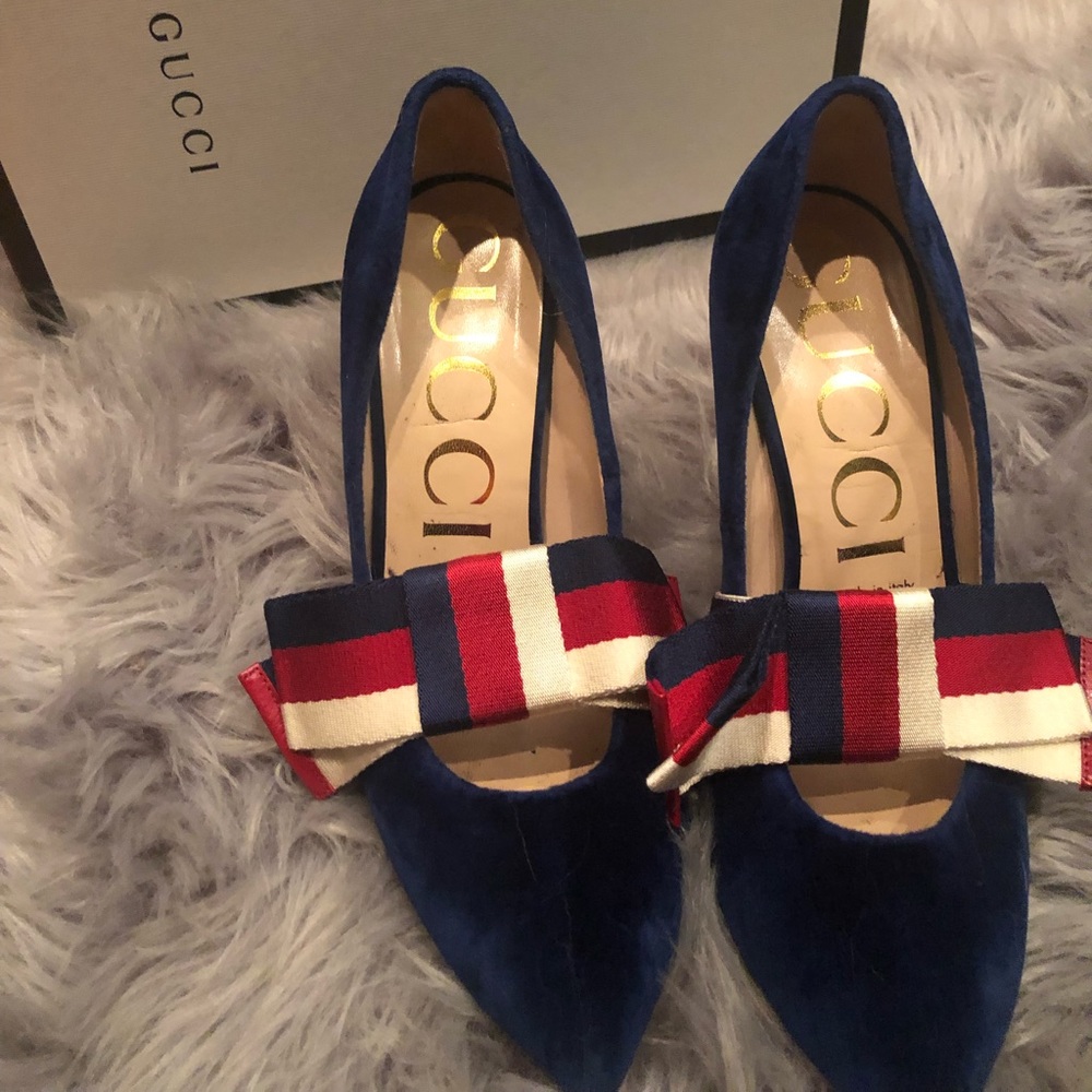 GUCCI VELOUR ROYAL BLUE...w/ Bows are removable.